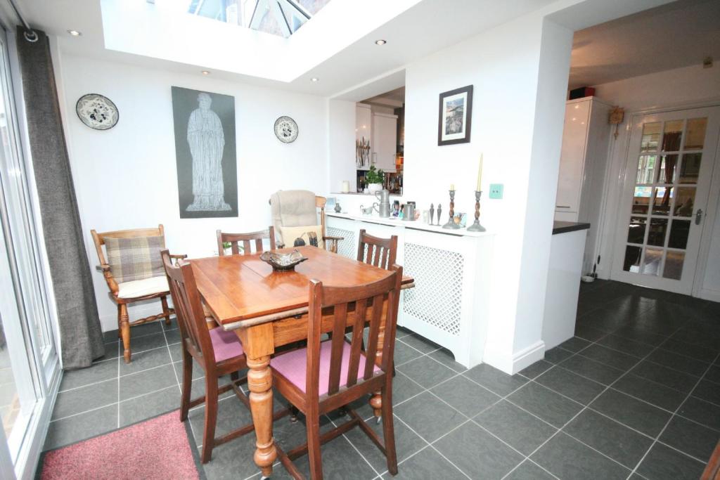 Dining Area 2