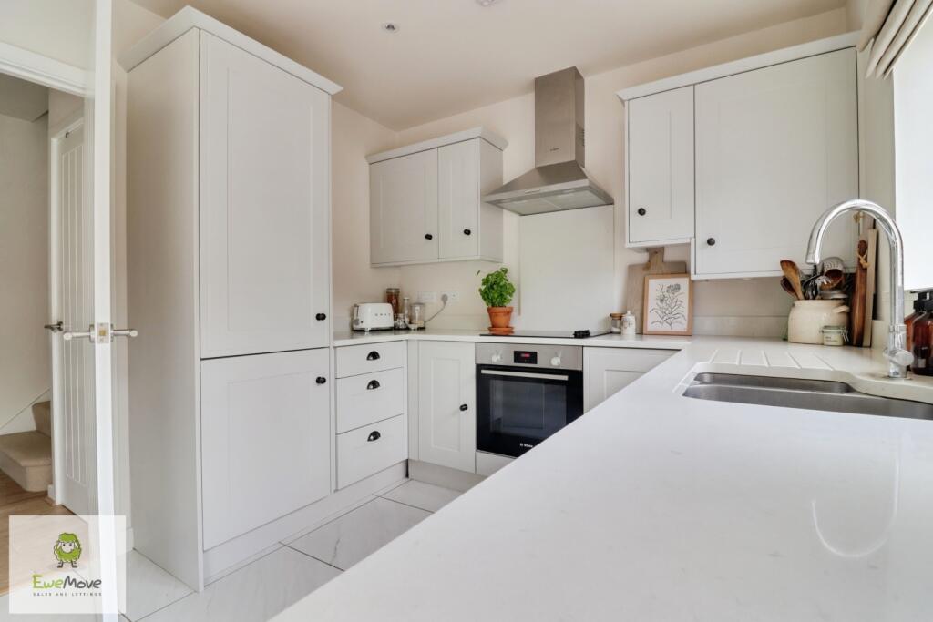 Kitchen - EweMove Cannock