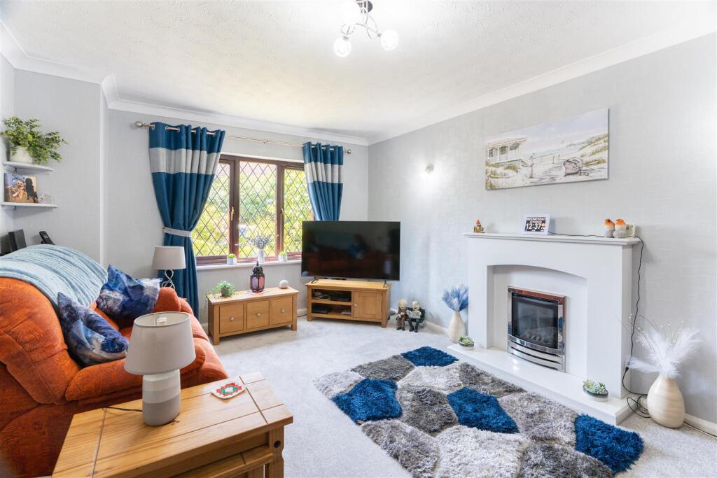 14 Barnside Way-13.jpg