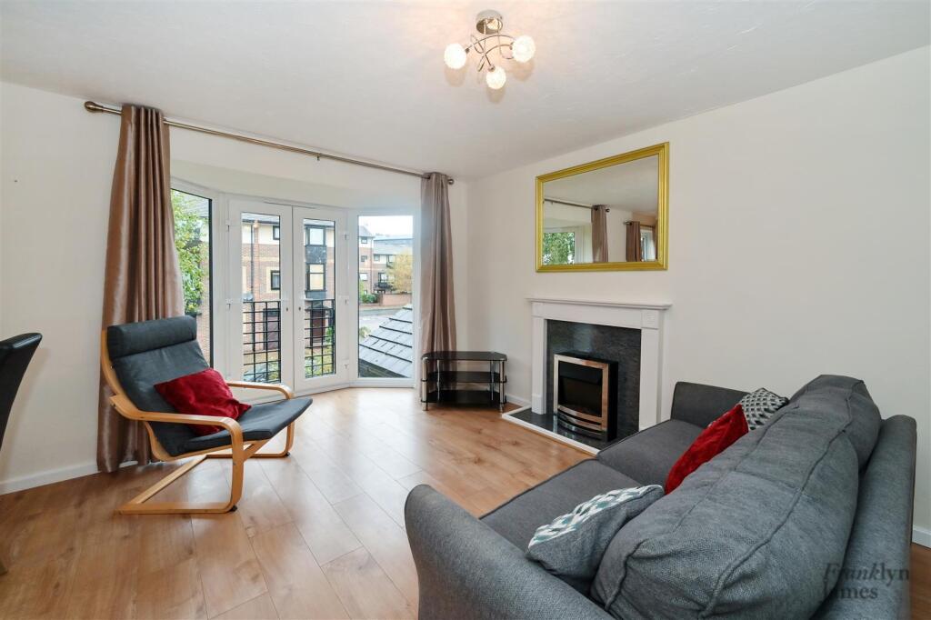 Barnfield Place, Isle of Dogs, London, E14