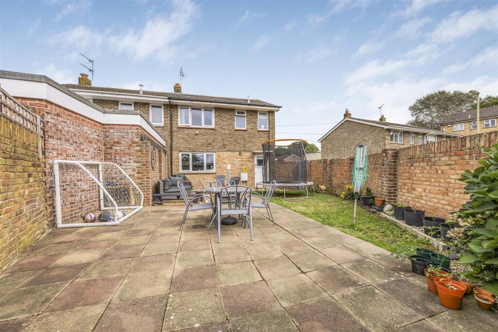12 Passfield Walk, Havant-PorticoMarketing-SarahOl