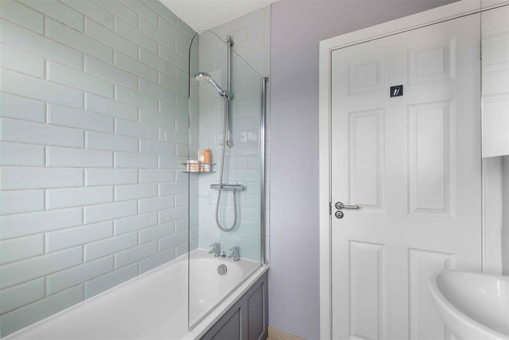 5 Banks Crescent-31.jpg