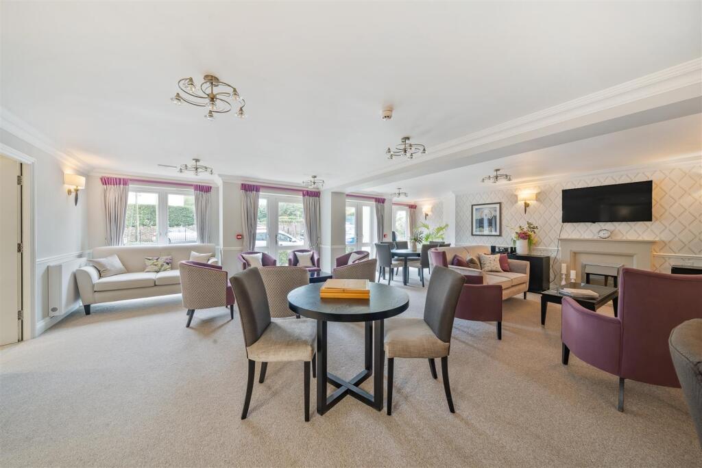 Owners Lounge.jpg