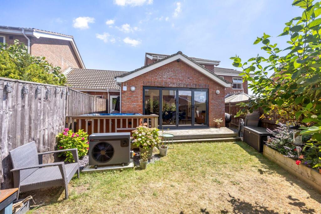 NEW REAR OF HOUSE PIC.jpeg