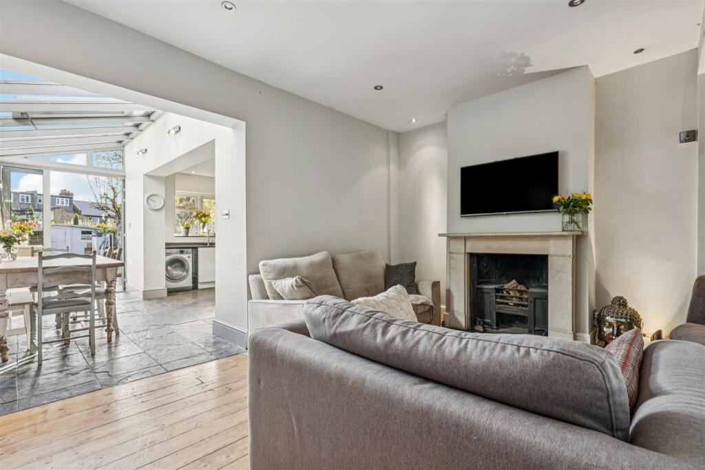 9 - 2025-11-17T113640.519.jpg