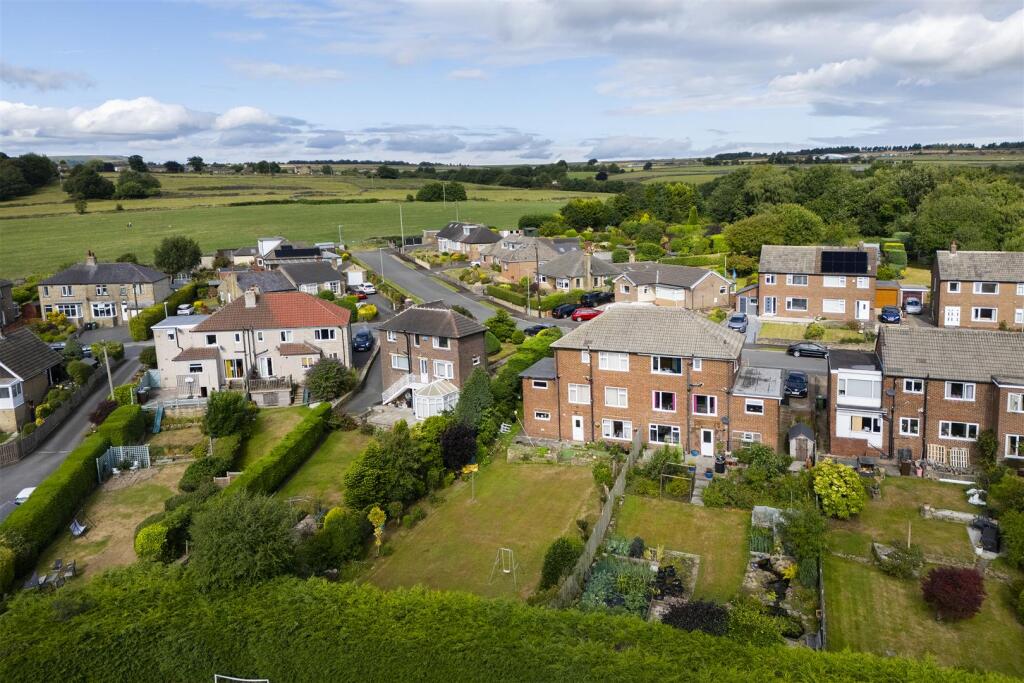 Bramleys Estate Agents - Roslyn Avenue - Netherton