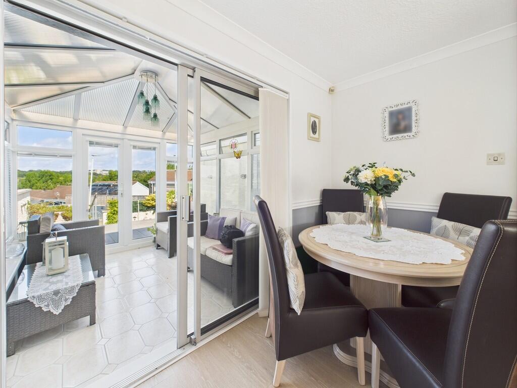 CAM02089G0-PR0525...