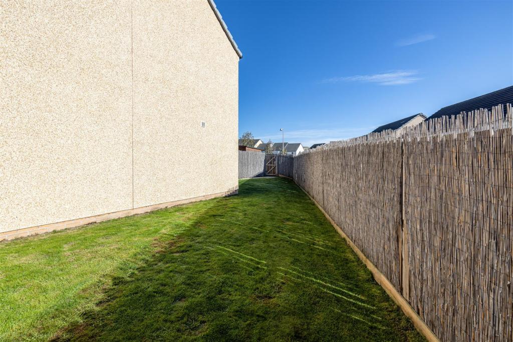 47 Kingfisher Grove Galashiels 41.JPG