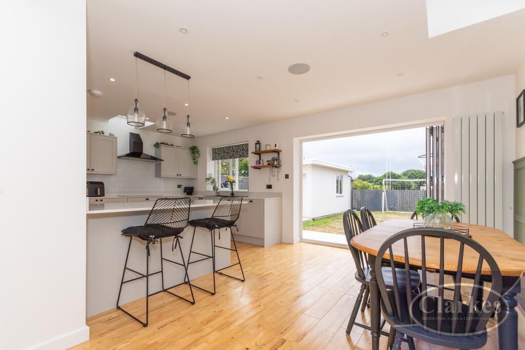 FC054_48 MINSTEAD RD_026