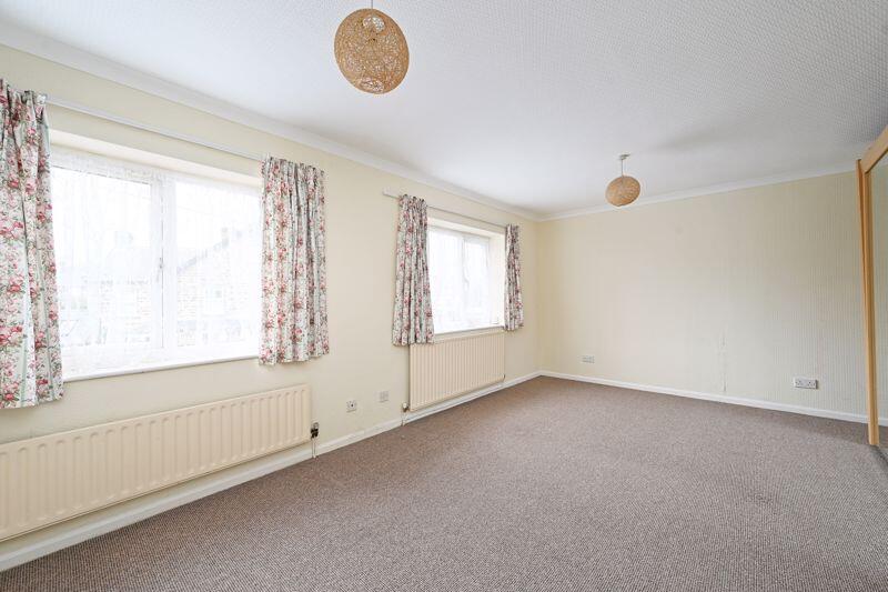 Bedroom 1 (previously 2 bedrooms)