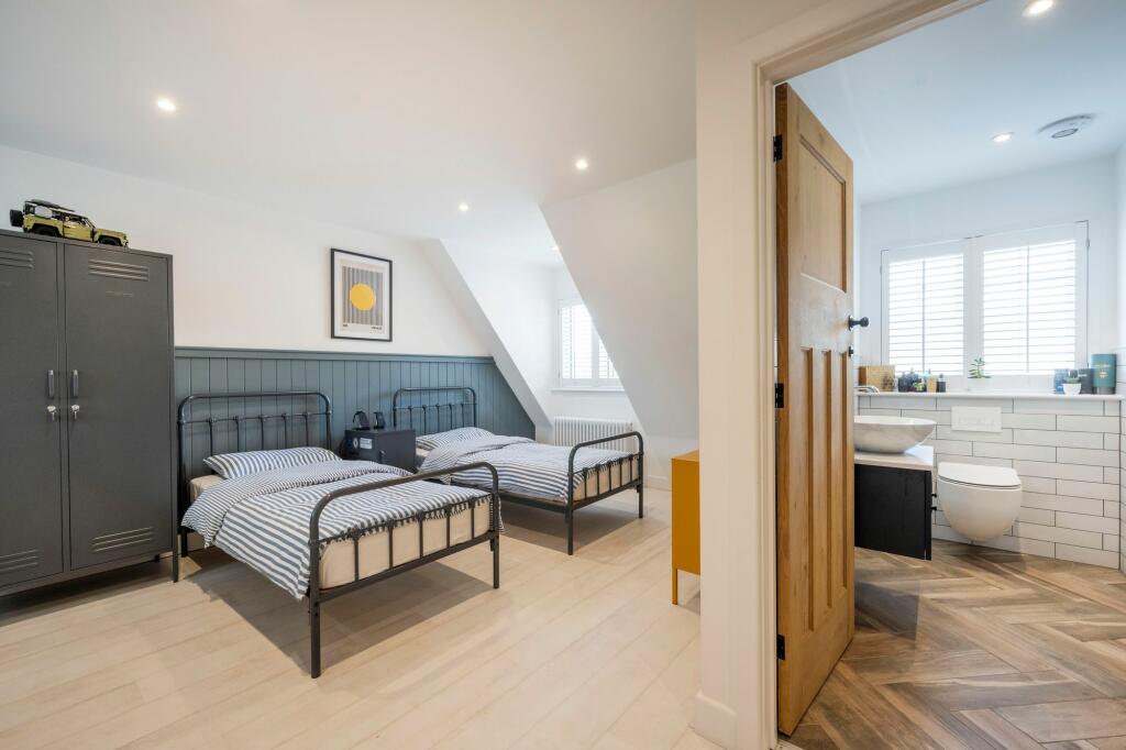 Principal Bedroom First Floor