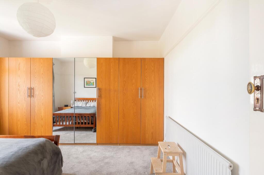 1H0V8HE - Bedroom D.jpg