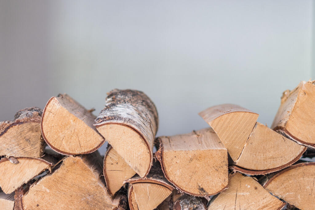 1305422-15-684729...