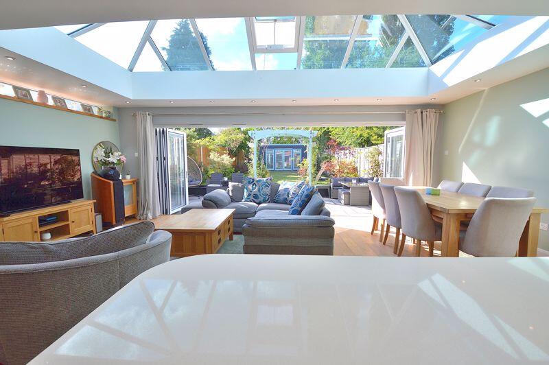 LIVING ROOM / DINING ROOM