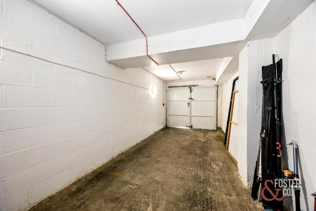 Kingsway, 336 Flat 12-017.jpg