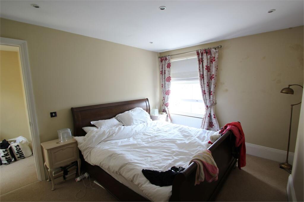 Photograph 7