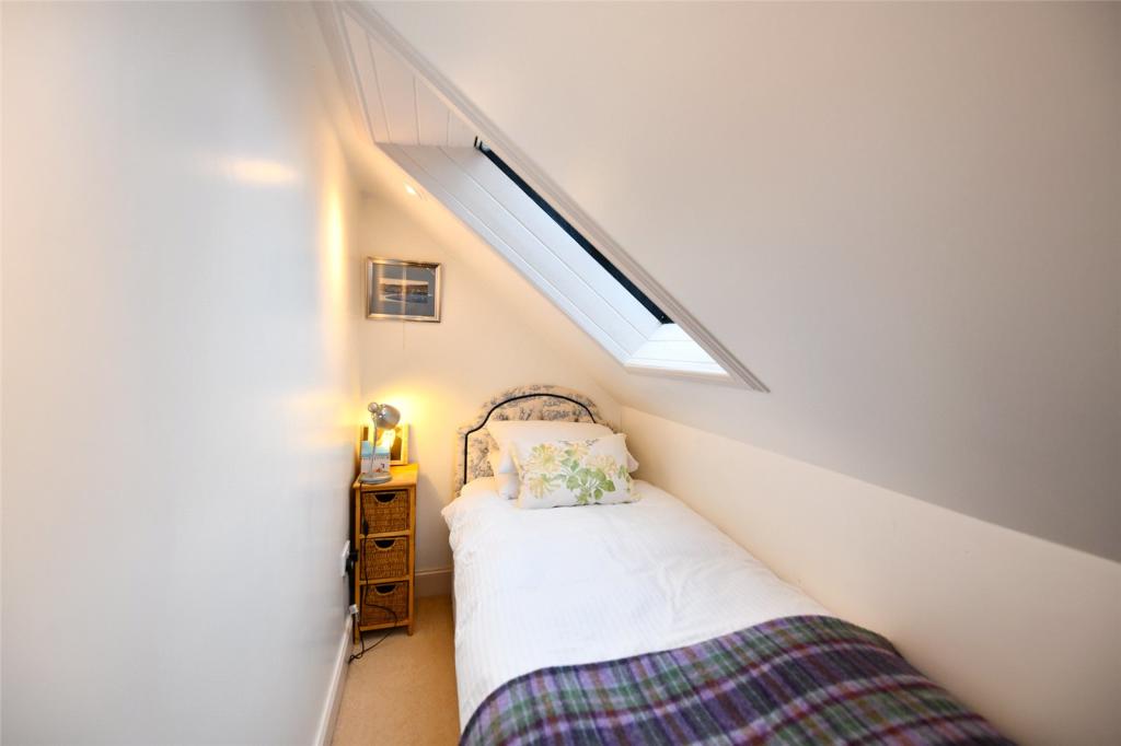 Bedroom 3/Study