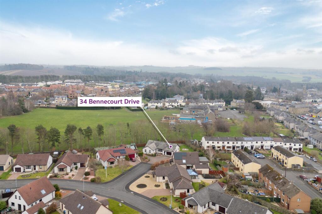 34 Bennecourt Drive-01.jpg