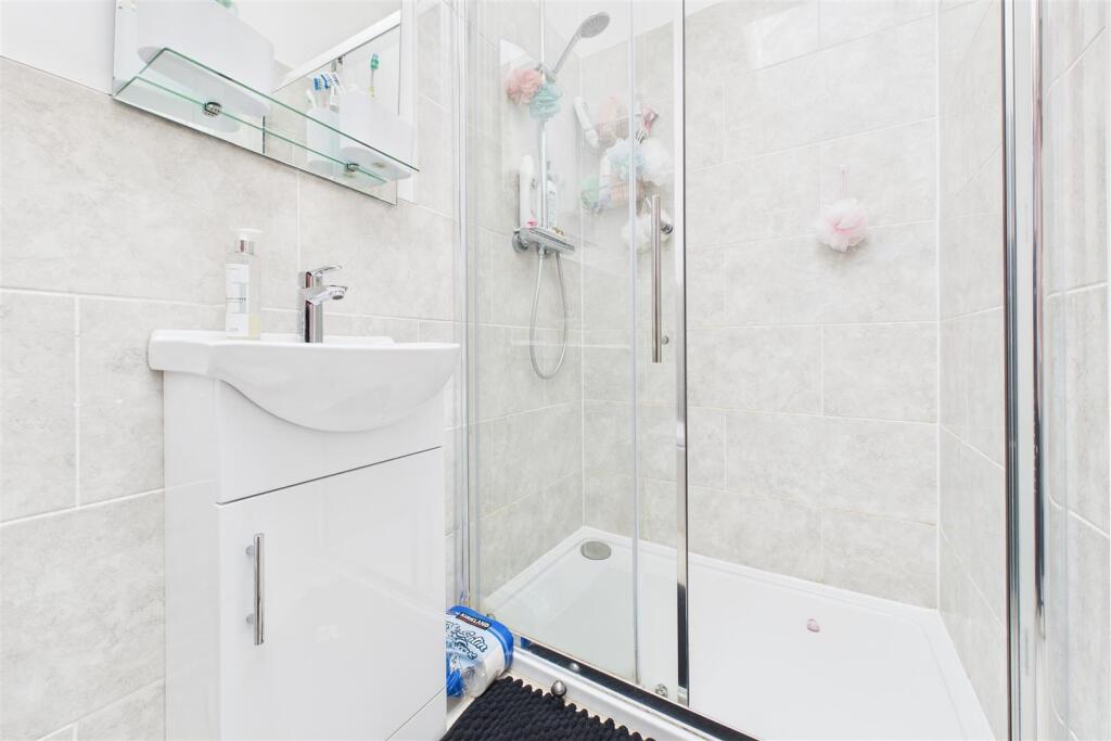 C46 Frome Valley Road, Frenchay, Bristol BS16 1HE 