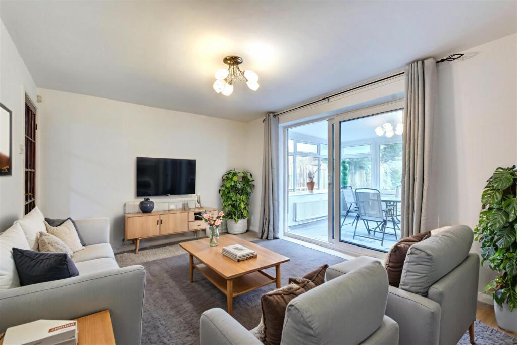 Lounge_3 - 4 (1).jpeg