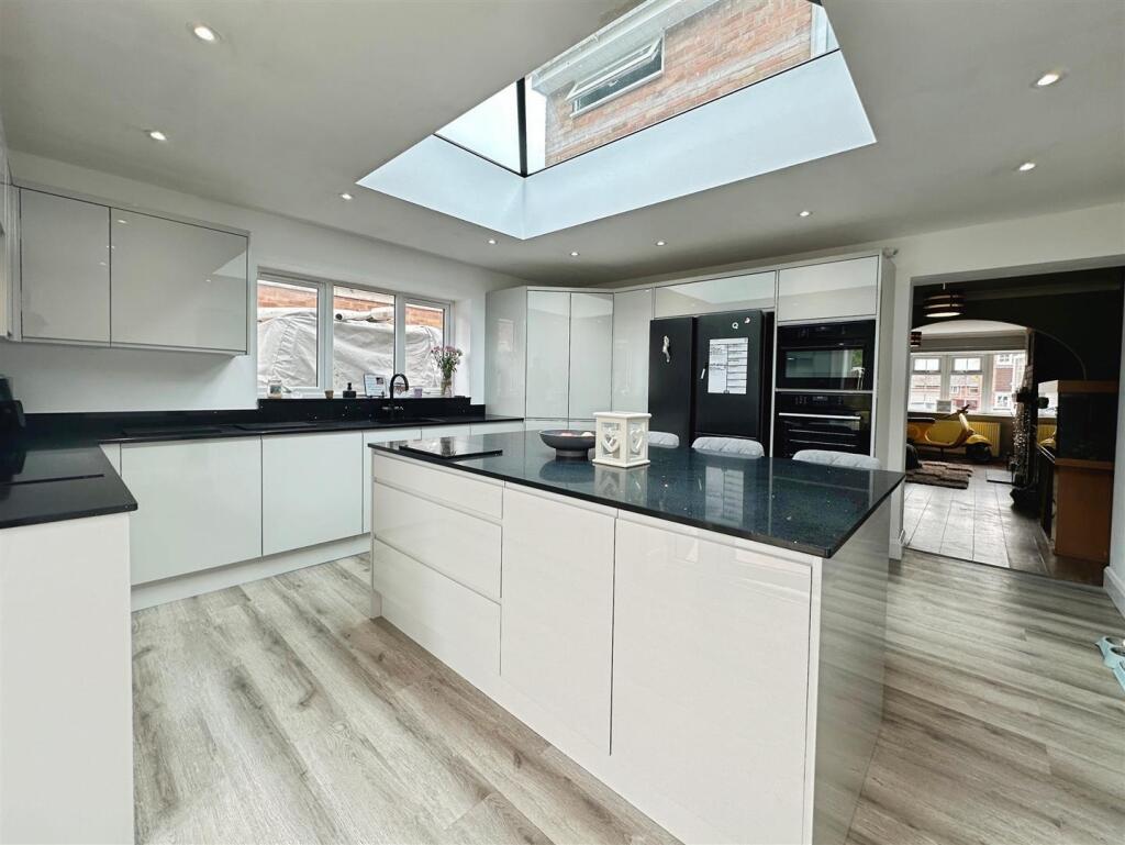 6c0e5e24--4A87-B8B9-590BDF6B87FD-36581-00002981E30