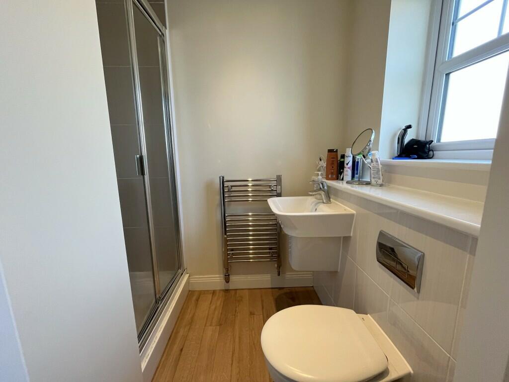 EN SUITE