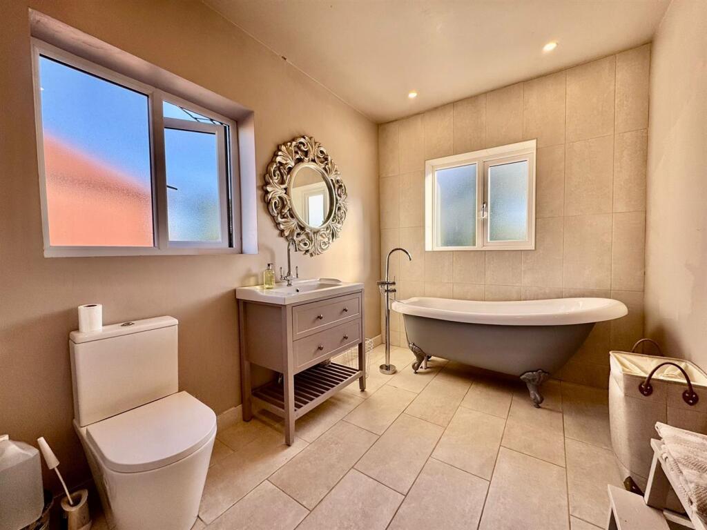 WhatsApp Image 2025-09-25 at 15.07.20 (2).jpeg