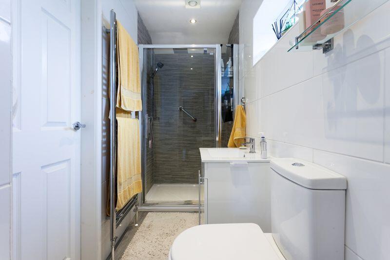 JACK &amp; JILL EN-SUITE