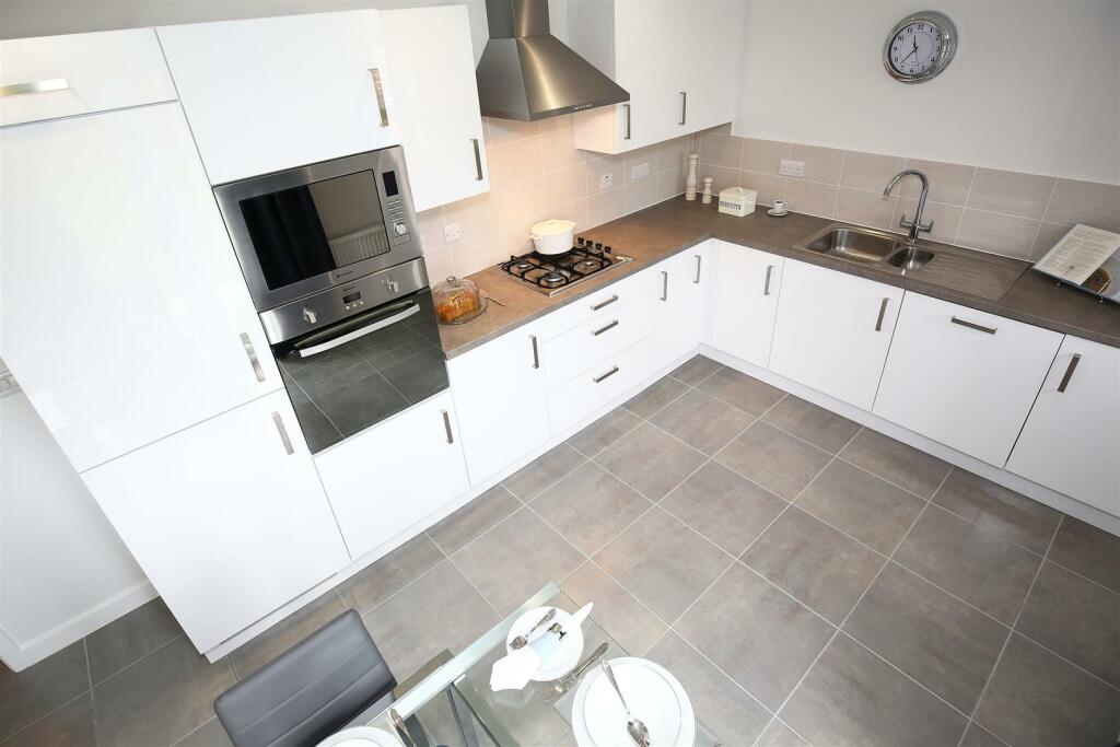 Kitchen/dining/family area