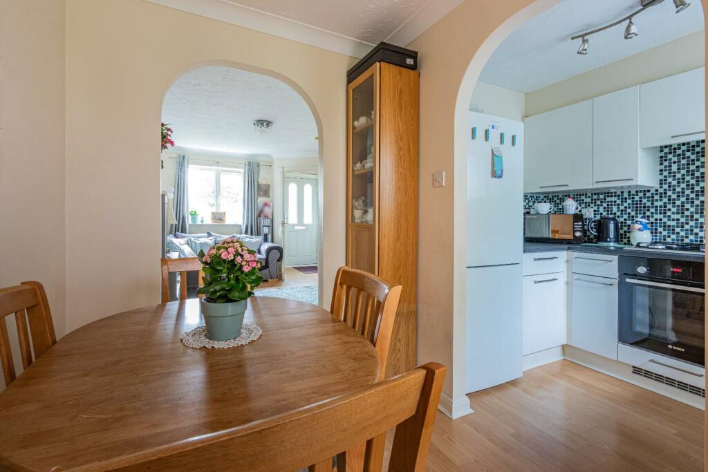 Foxberry Close 5-8.jpg