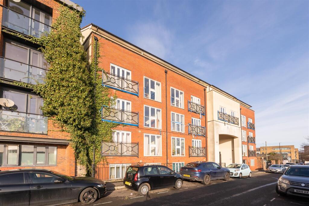 43-Midland-Mews-BS2-19.jpg