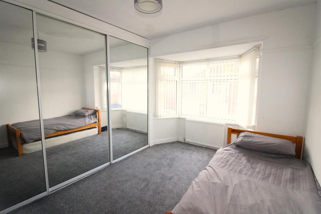 Bed1.JPG