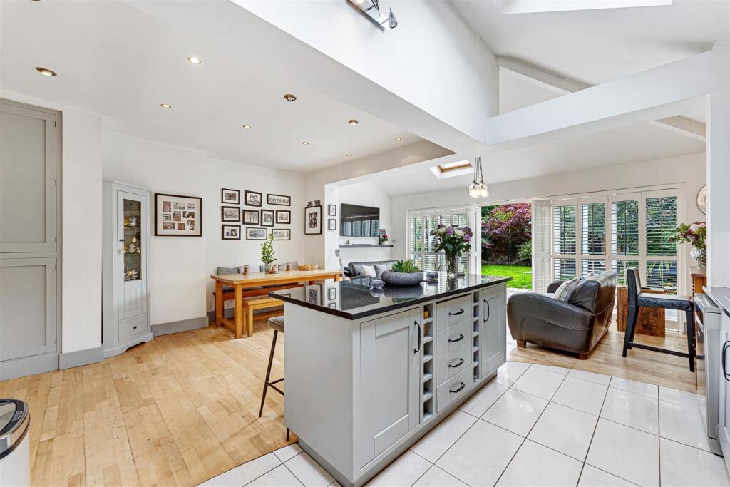 Live In Dining Kitchen