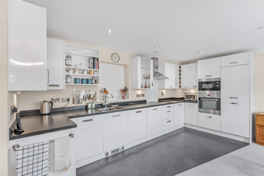 75 Park Gardens, Banbury-10.jpg