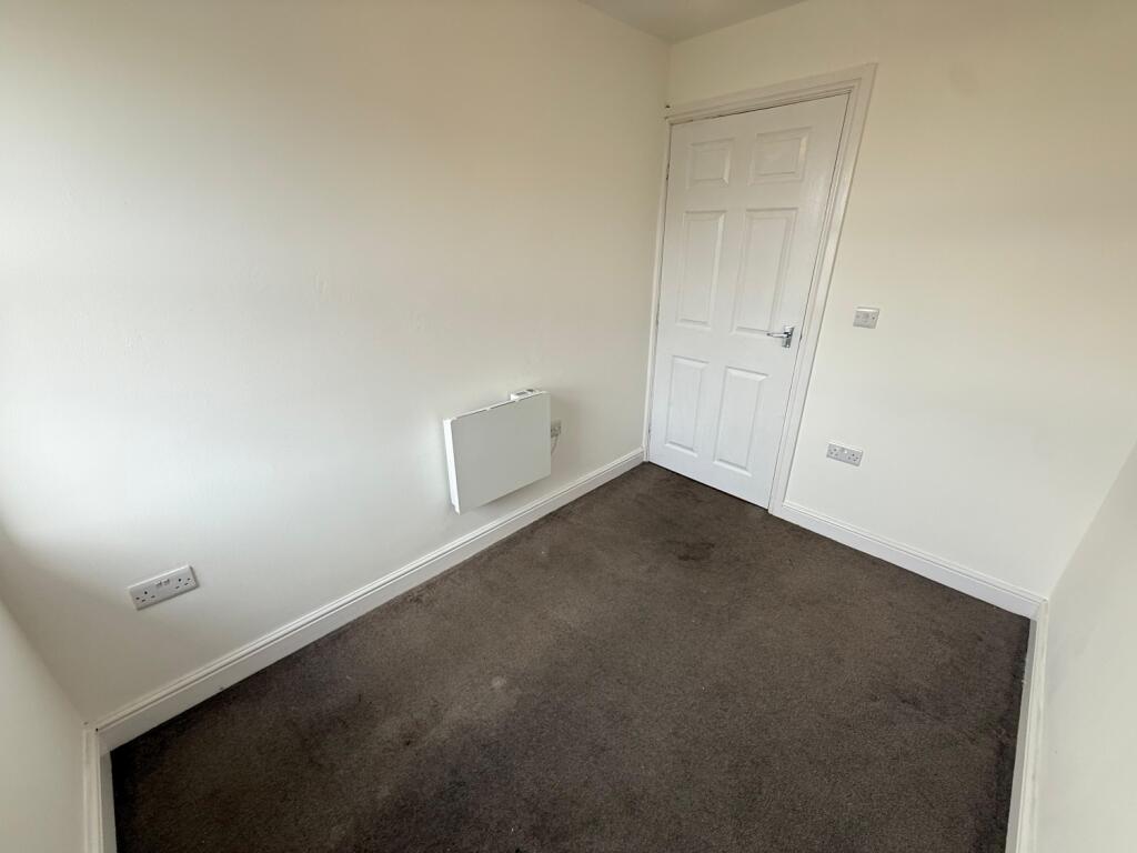 18 Luxaa Apartment Bedroom Two