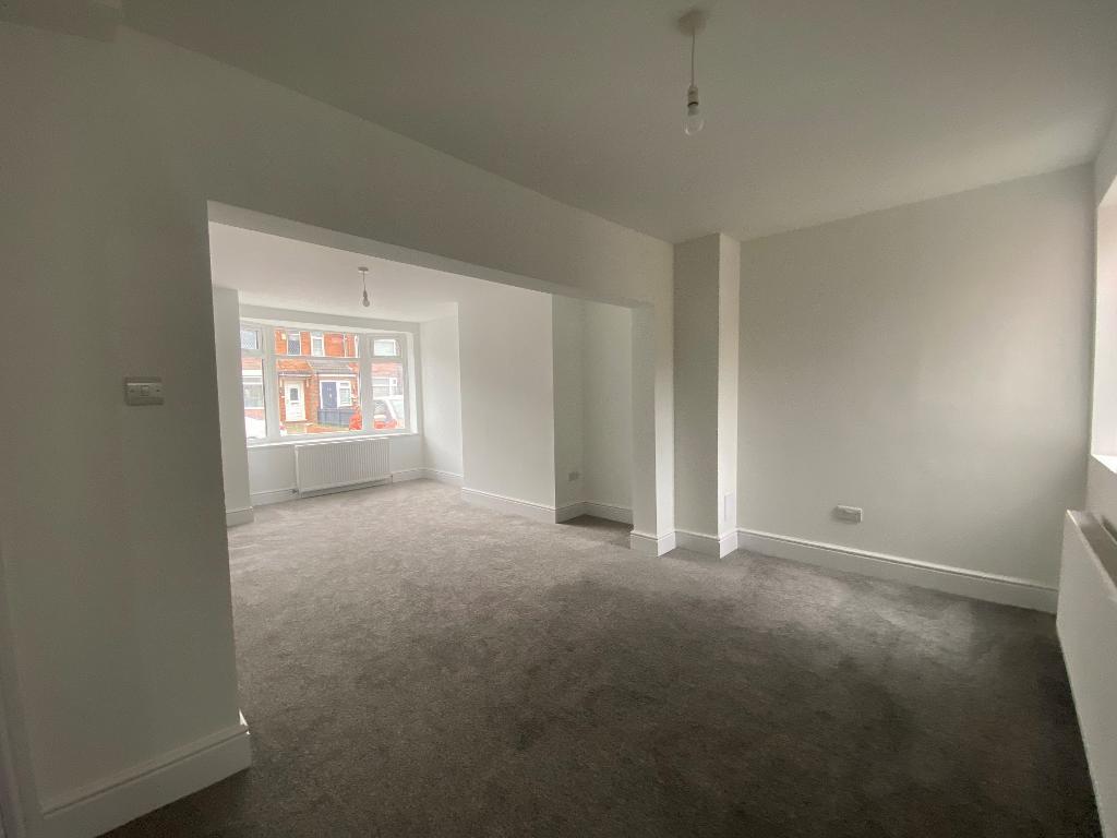 Through Lounge/Dining Area