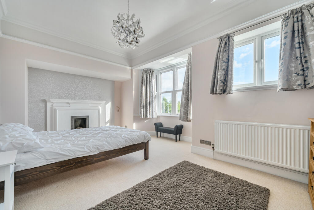 1373662-11-6900d3...