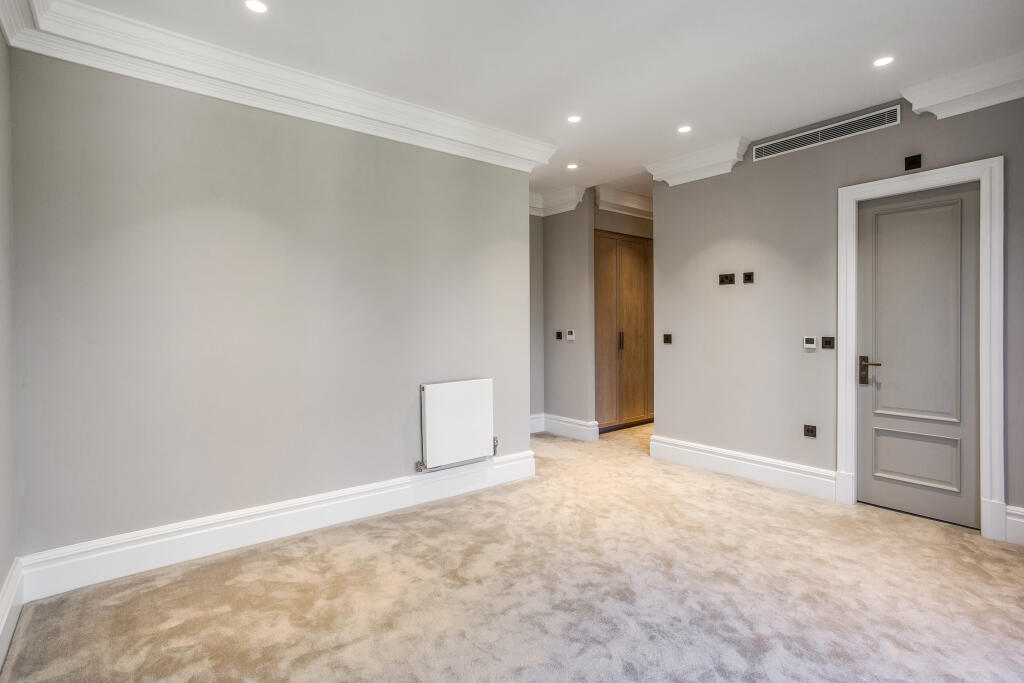 Plot 10 Principal Bedroom