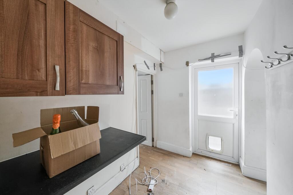 26 Wolf Lane, Windsor, SL4 4HY