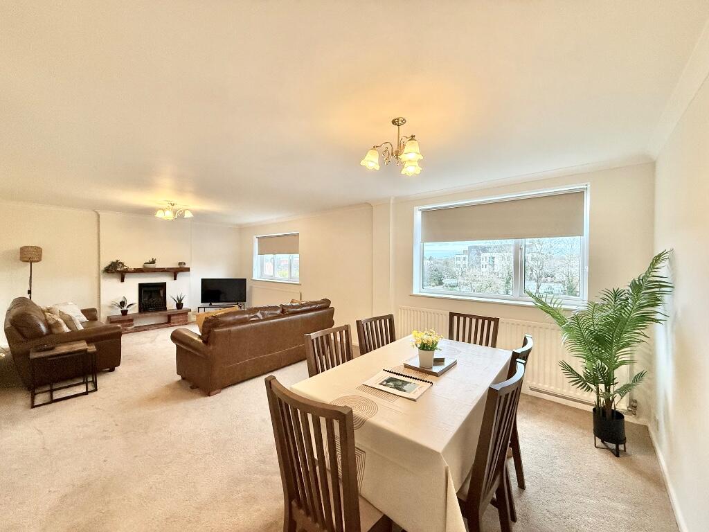 Lounge/Diner