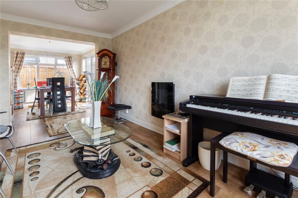 Sitting/Dining Room