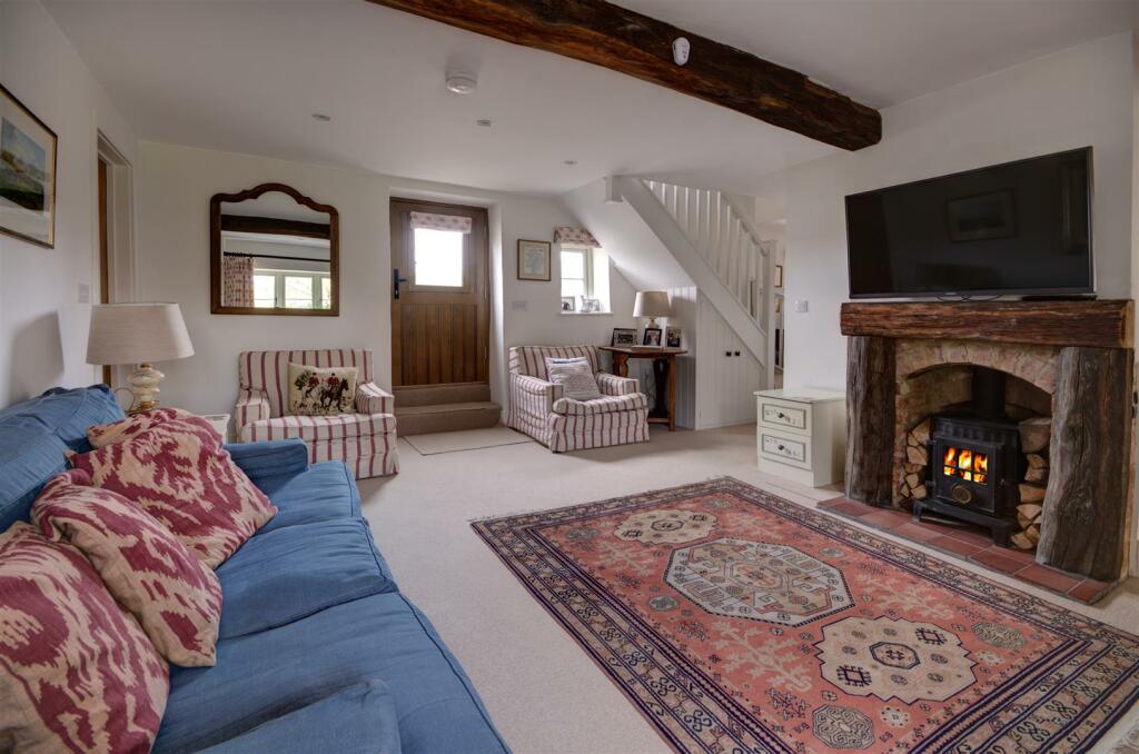 5 The Colony - Sitting Room 1.jpg