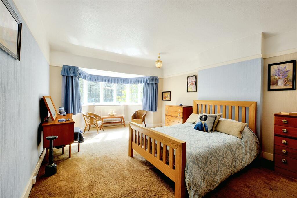 Bedroom 1_1.jpeg