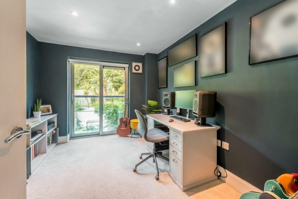 2 The Park Mews-19.jpg