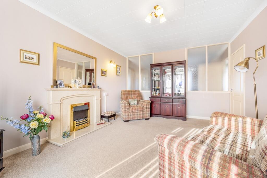 8 Chapel Gardens (Whaplode)-14