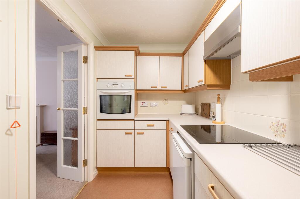 35 fairfax court-2.jpg