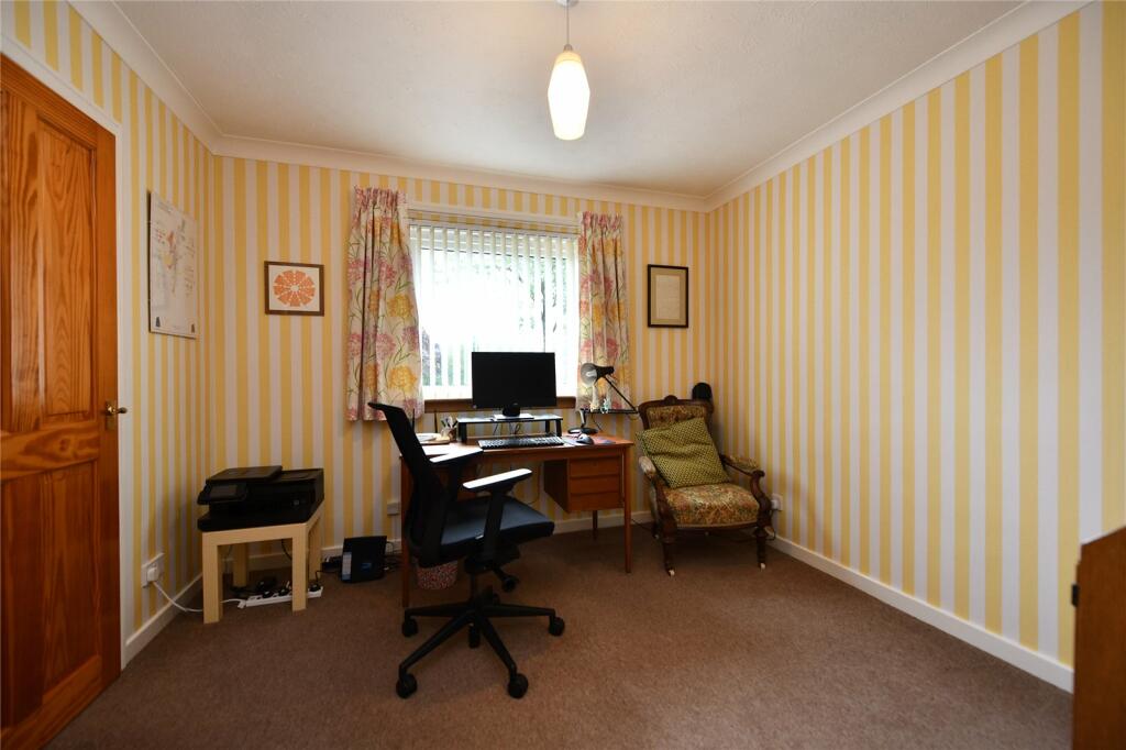 Bedroom/Office