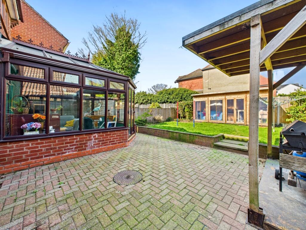 CAM05192G0-PR0041-STILL040