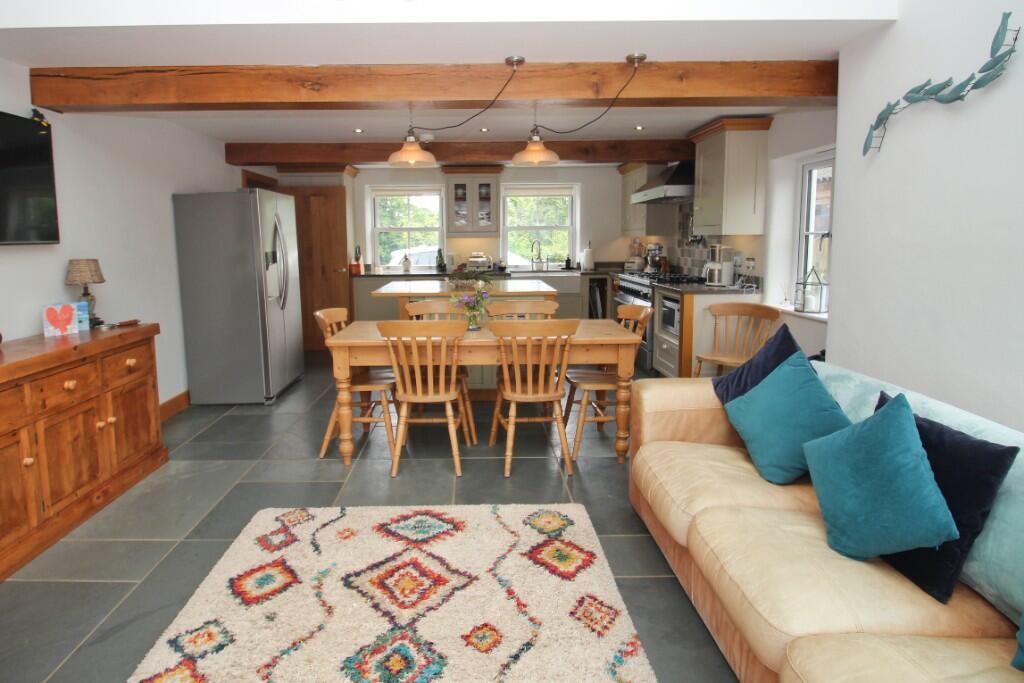 Kitchen/Dining