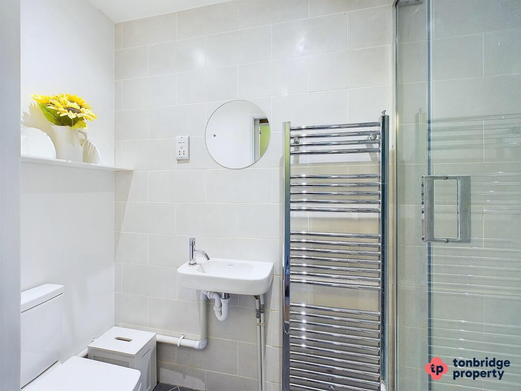 CAM03742G0-PR0016-STILL064